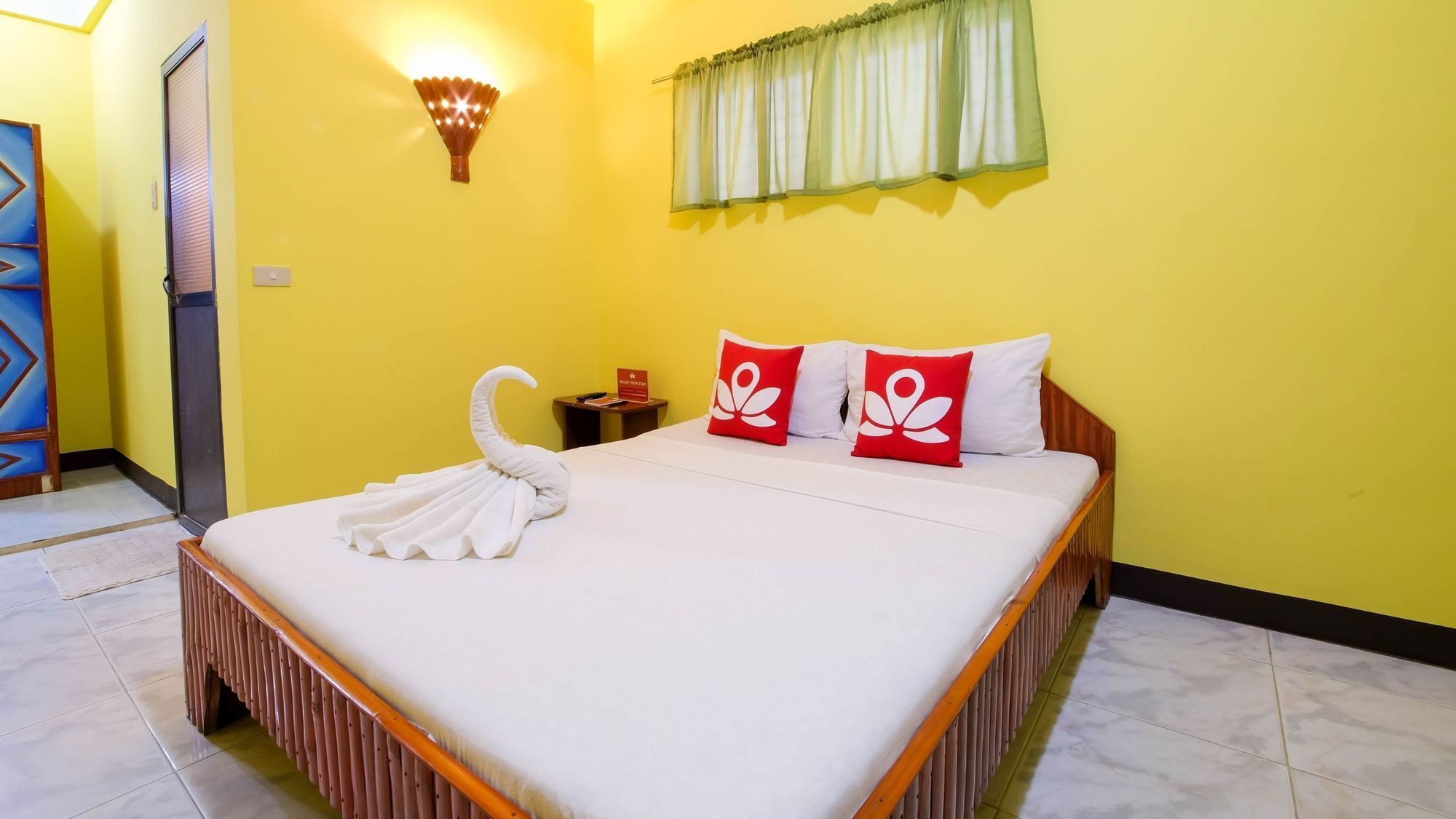 Zen Rooms White Beach Puerto Galera Esterno foto